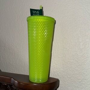 Starbucks Glow in the Dark 24 oz Cold
Cup - Green